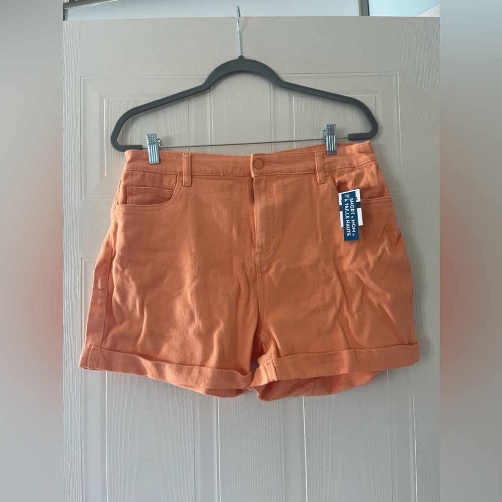 NWT 3/10$ High waist mom short size 10 orange